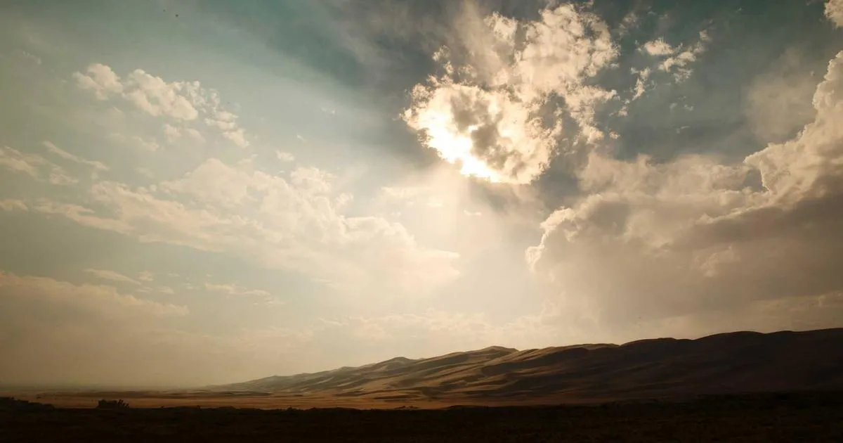 জলবায়ু পরিবর্তনের ভয়াবহ থাবা: আপনার অঞ্চলেই বিপদ, এখনই রুখুন!