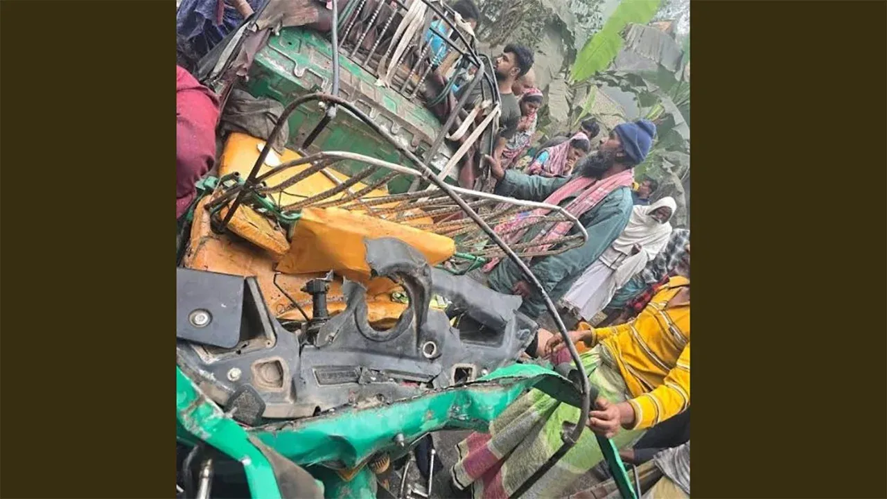 রাজশাহীর বাঘায় সিএনজি-ভটভটি সংঘর্ষ: নিহত ৩, আহত ২