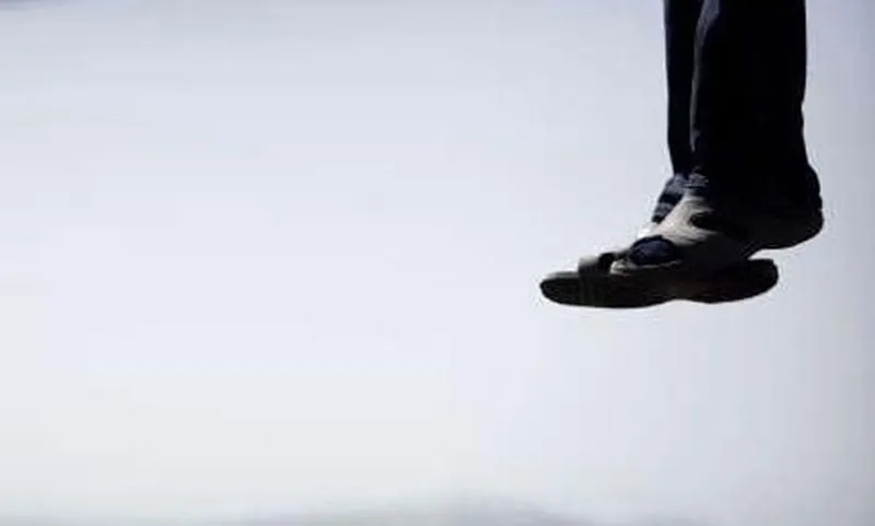 প্রবাসীর স্ত্রীর ঝুলন্ত লাশ উদ্ধার: লক্ষ্মীপুরে চাঞ্চল্য