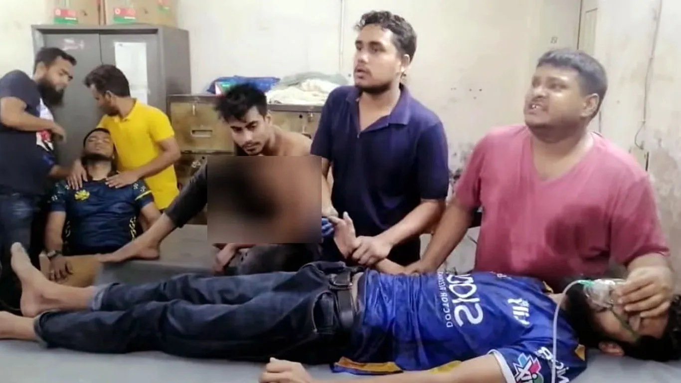 টঙ্গীর ট্যাম্পাকো ফয়েলস কারখানায় আগুন: ৪ শ্রমিক অসুস্থ, কুর্মিটোলায় স্থানান্তর